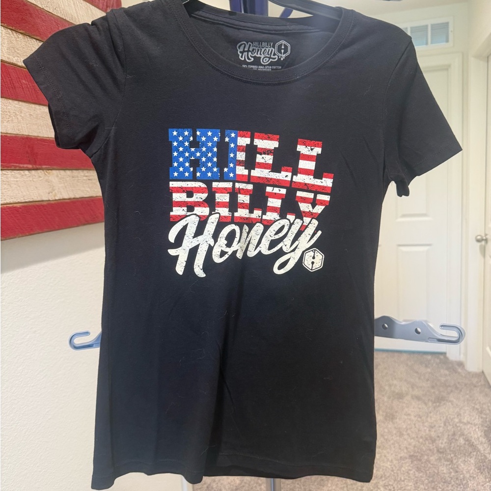 NWOT Black Hillbilly Honey T-Shirt Women’s Size Mediuom